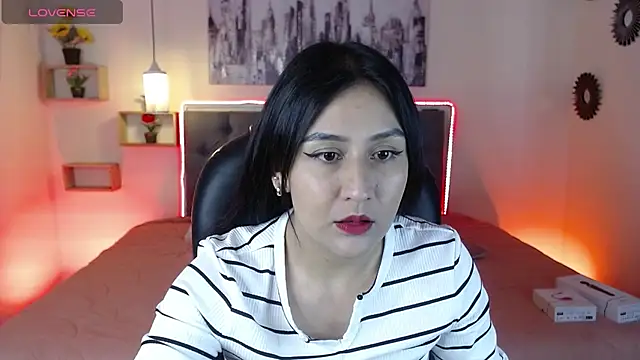 mia aira online show from 02.20.25