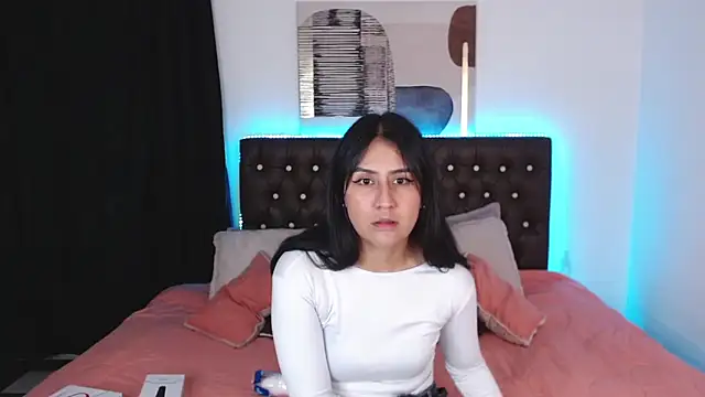 mia aira online show from 03.04.25