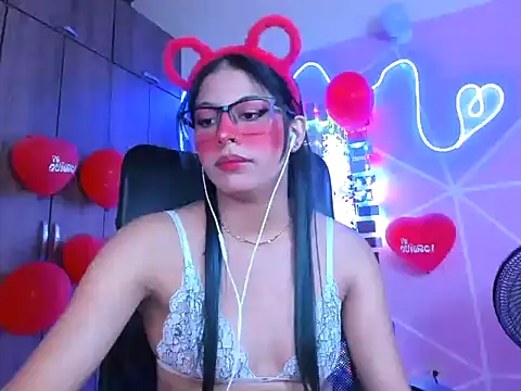 Snapshot of _ALLYSON18_ chatting on 02.17.25 ALLYSON18 online show from 02.17.25