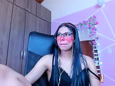 Snapshot of _ALLYSON18_ chatting on 03.13.25 ALLYSON18 online show from 03.13.25