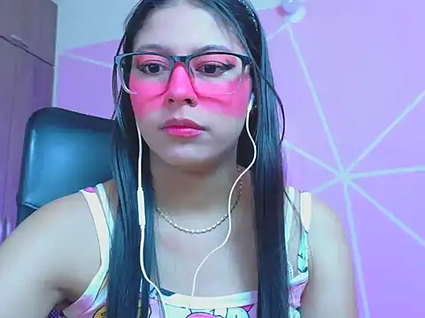 Snapshot of _ALLYSON18_ chatting on 04.28.26 ALLYSON18 online show from 04.28.26