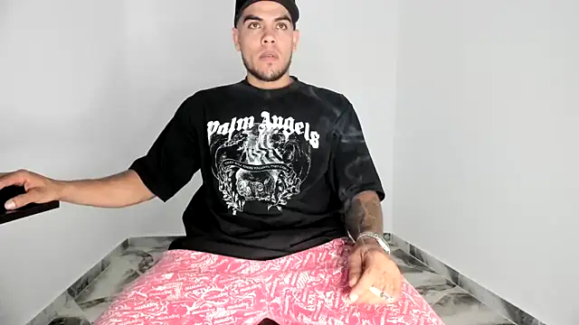 Snapshot of mikee_scooth chatting on 11.14.25 mikee scooth online show from 11.14.25