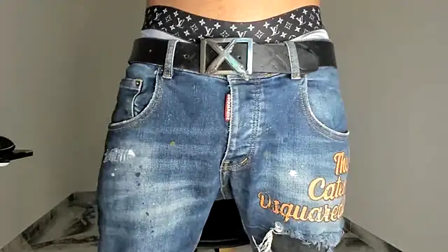 Snapshot of mikee_scooth chatting on 12.19.25 mikee scooth online show from 12.19.25