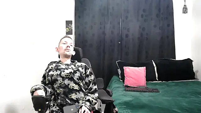 Snapshot of Sophia_and_Thomas chatting on 03.09.25 Sophia and Thomas online show from 03.09.25