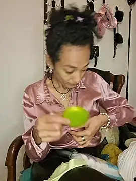 Snapshot of SamaraMartinez chatting on 04.23.26 SamaraMartinez online show from 04.23.26