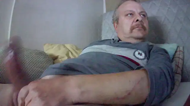 Snapshot of amylrmm1903 chatting on 10.12.25 amylrmm1903 online show from 10.12.25