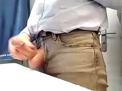 Snapshot of Veinedur chatting on 11.27.25 Veinedur online show from 11.27.25