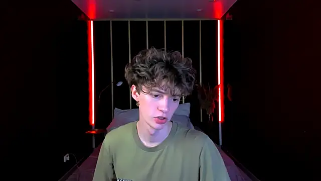 Snapshot of LukeSweet chatting on 06.25.26 LukeSweet online show from 06.25.26