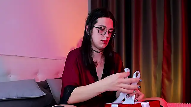 Alfreda Mills online show from 02.07.25