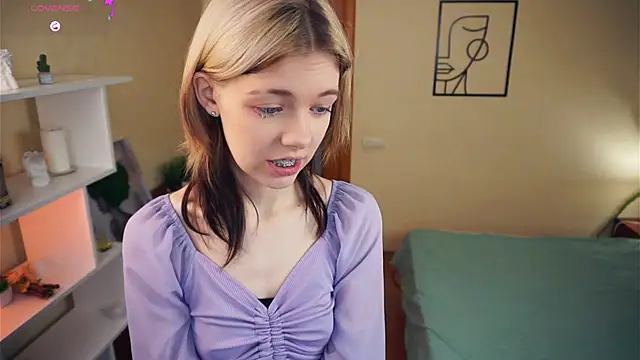 Snapshot of EngelAlman chatting on 03.11.25 EngelAlman online show from 03.11.25