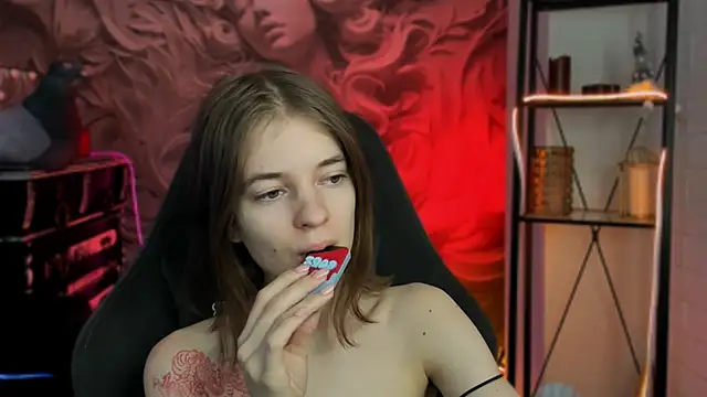 TinaDavil online show from 02.04.25