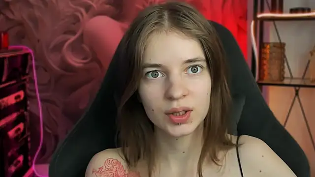 TinaDavil online show from 02.04.25