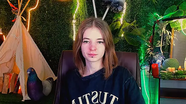 TinaDavil online show from 02.24.25