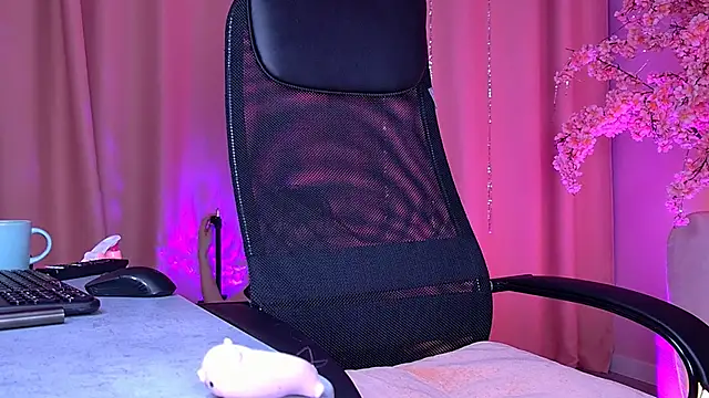 TinaDavil online show from 02.18.26