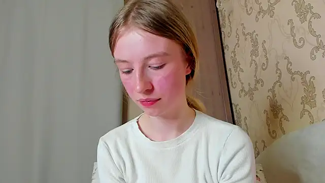 Snapshot of minidivaa_ chatting on 01.07.25 minidivaa online show from 01.07.25