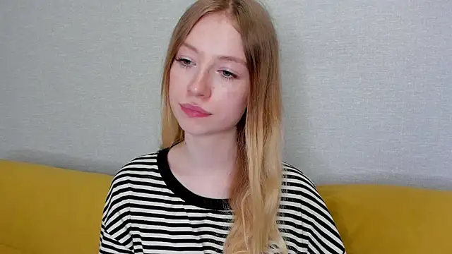 Snapshot of minidivaa_ chatting on 02.26.25 minidivaa online show from 02.26.25