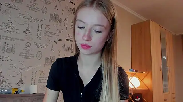 Snapshot of minidivaa_ chatting on 09.12.25 minidivaa online show from 09.12.25