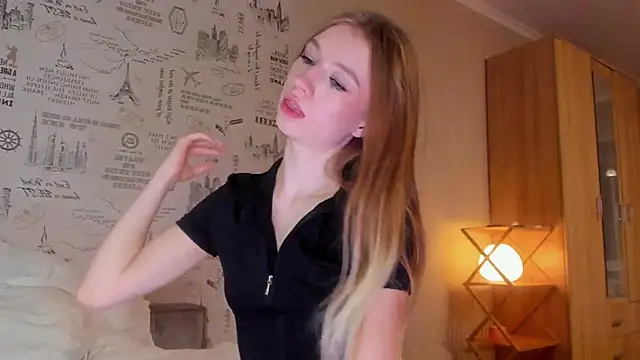 Snapshot of minidivaa_ chatting on 11.10.25 minidivaa online show from 11.10.25