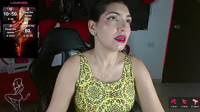 Carolaine69  online show from 05.12.26