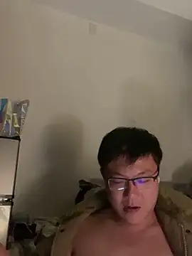 Snapshot of YoY-man chatting on 01.05.25 YoY-man online show from 01.05.25