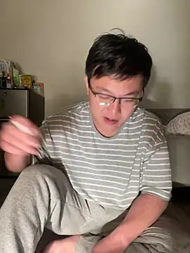 Snapshot of YoY-man chatting on 01.17.25 YoY-man online show from 01.17.25