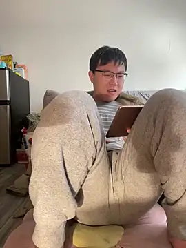 Snapshot of YoY-man chatting on 01.18.25 YoY-man online show from 01.18.25