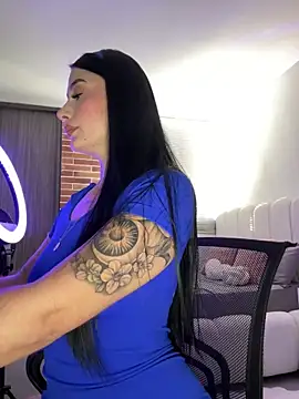 Libia James online show from 09.22.25