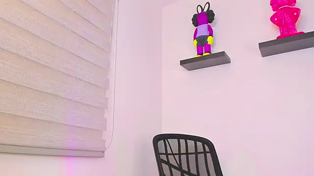 Snapshot of Gangster_Girl chatting on 12.19.24 Gangster Girl online show from 12.19.24