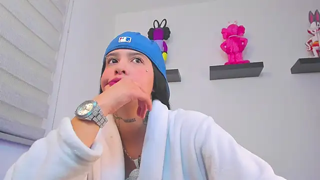 Snapshot of Gangster_Girl chatting on 12.30.24 Gangster Girl online show from 12.30.24