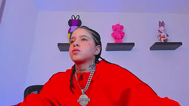 Snapshot of Gangster_Girl chatting on 03.01.25 Gangster Girl online show from 03.01.25