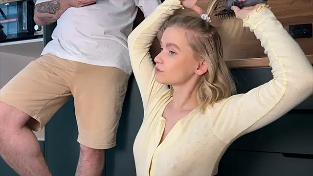 Adelovenick online show from 03.04.26