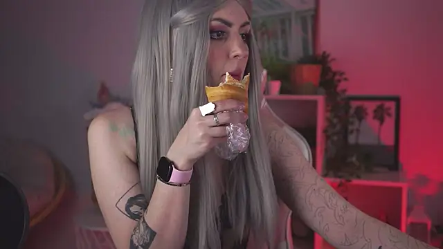 Snapshot of Lana__May chatting on 03.20.25 Lana May online show from 03.20.25