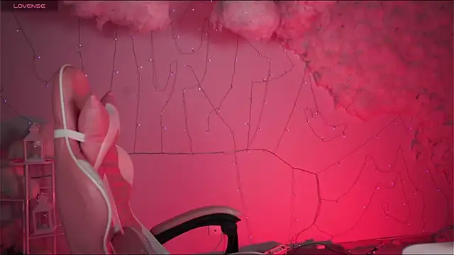 Snapshot of Lana__May chatting on 03.21.25 Lana May online show from 03.21.25