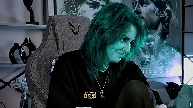 Snapshot of Lana__May chatting on 09.17.25 Lana May online show from 09.17.25