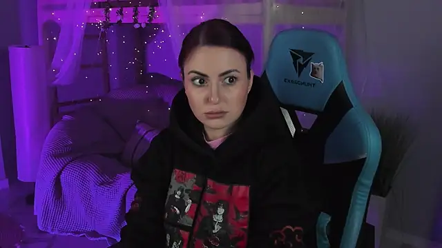 Snapshot of Lana__May chatting on 11.08.25 Lana May online show from 11.08.25