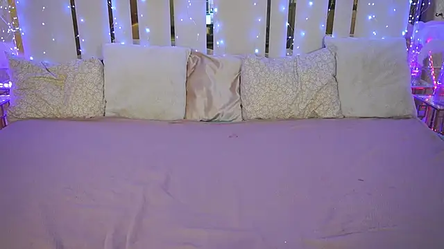 Daisy Delight online show from 02.22.25