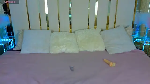 Daisy Delight online show from 11.16.25