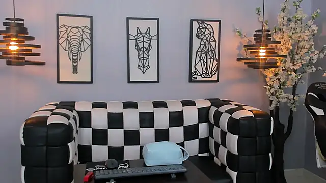 SARAFOXX  online show from 12.18.24