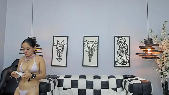 SARAFOXX  online show from 02.01.25