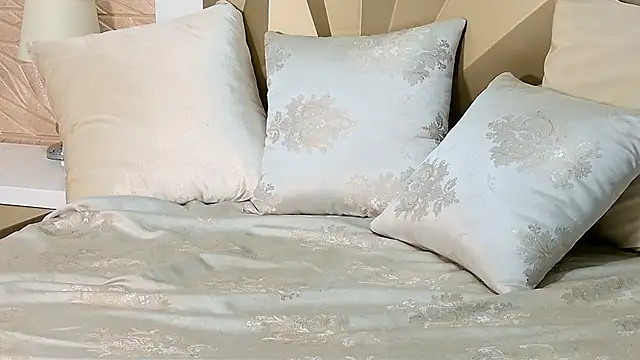 PassionMacoll online show from 02.20.25