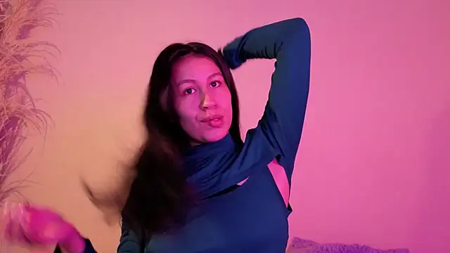 Snapshot of EmiGomez_ chatting on 09.27.25 EmiGomez online show from 09.27.25