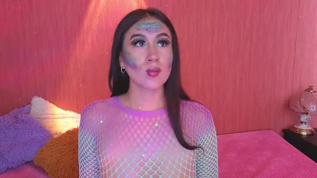 Snapshot of EmiGomez_ chatting on 10.27.25 EmiGomez online show from 10.27.25