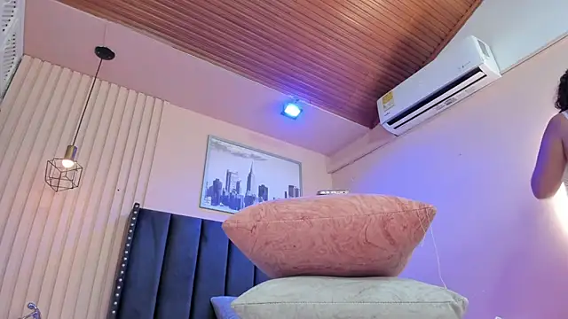 viiolett lee online show from 02.19.26