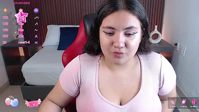 Snapshot of nadine_russo chatting on 12.03.24 nadine russo online show from 12.03.24