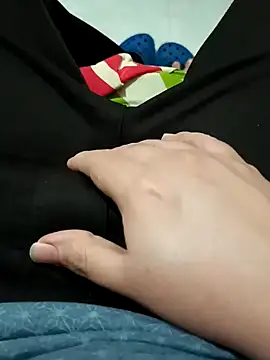 beautiful hands  online show from 12.12.24