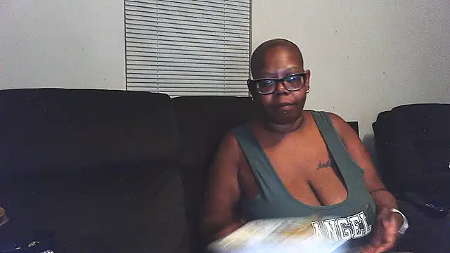 Snapshot of PrettysWorld chatting on 06.19.26 PrettysWorld online show from 06.19.26