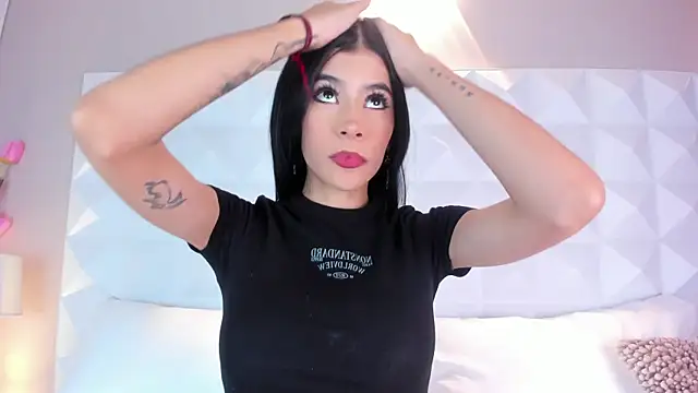 CaitlynCouper online show from 12.26.24