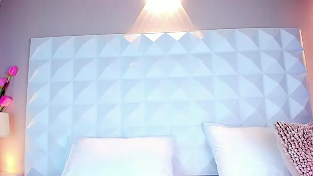 CaitlynCouper online show from 01.20.25