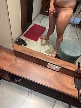 versatile guy01 online show from 10.02.25