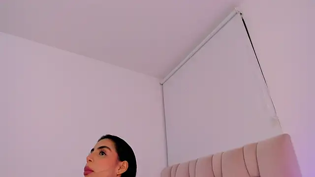 Snapshot of ZarianaEvanz chatting on 04.22.26 ZarianaEvanz online show from 04.22.26